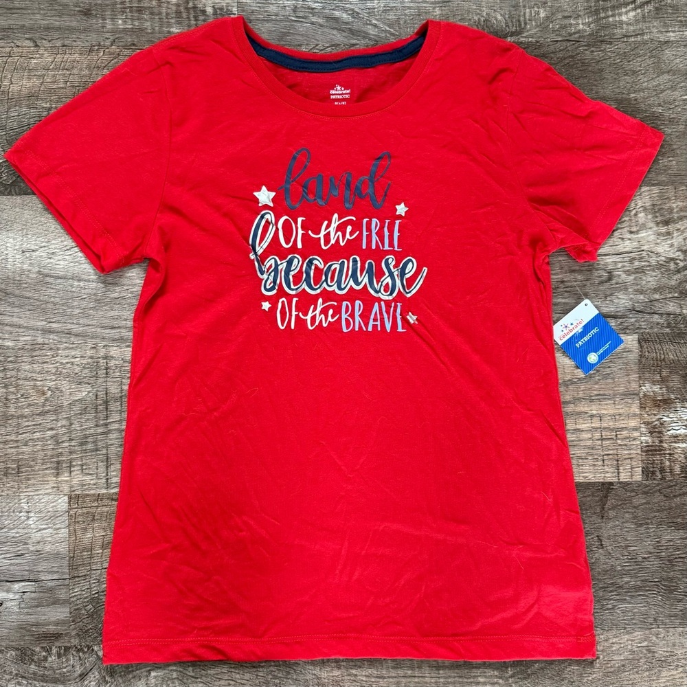 NWT Way To Celebrate Patriotic 4th of July Red T-shirt Small “Land of the Free”